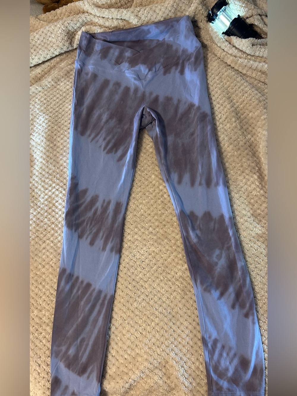 Victoria's Secret PINK periwinkle and dark grey tie-dye leggings.